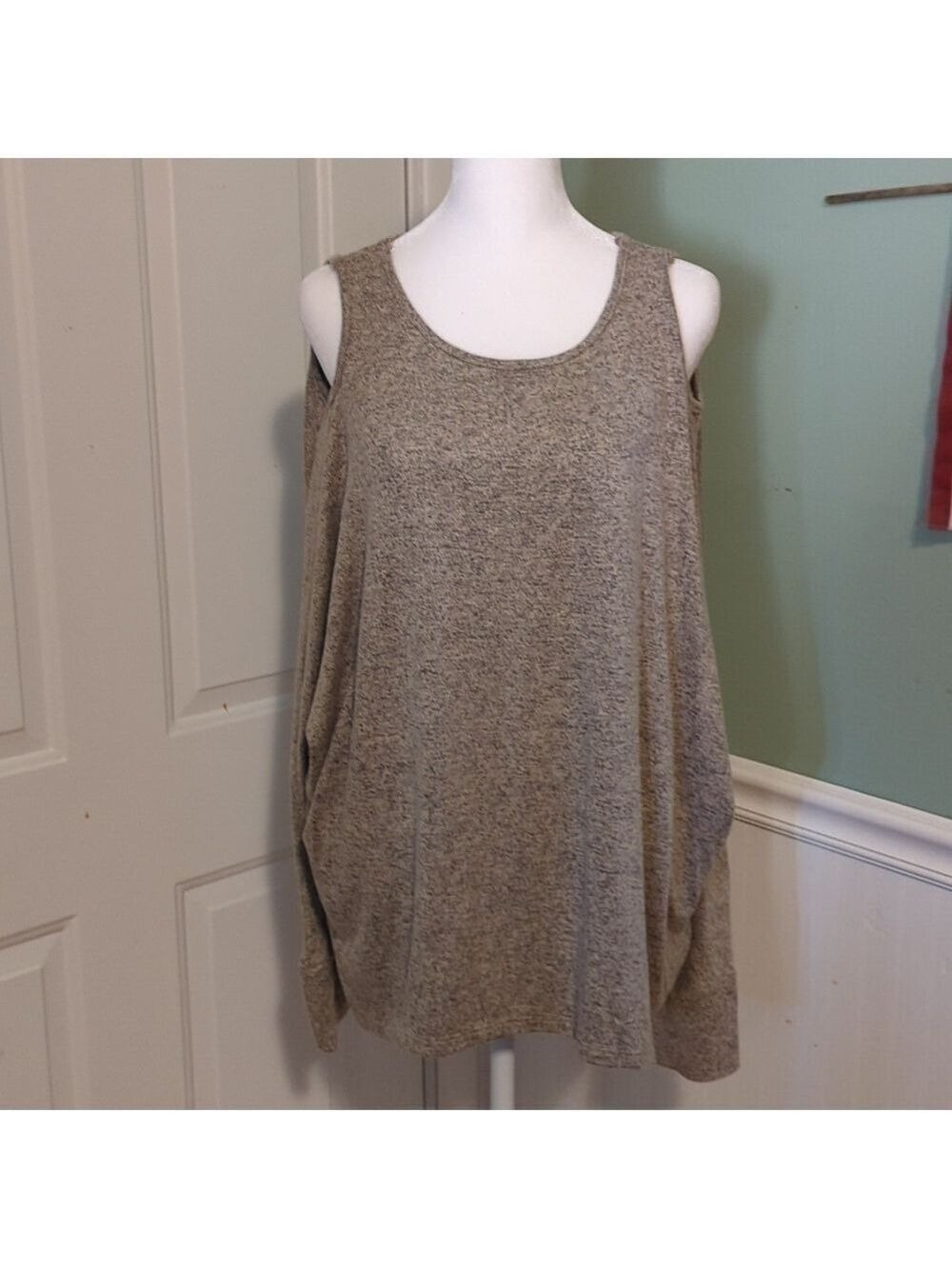 Millibon Cold Shoulder Top Large Made in USA